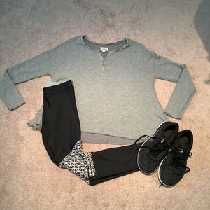 Black underarmor Yoga Pants